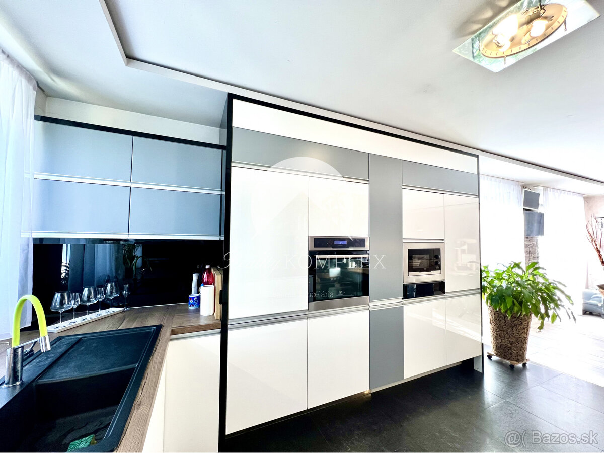 Reality KOMPLEX s.r.o. ponúka na PREDAJ priestrannú, moderne - 19