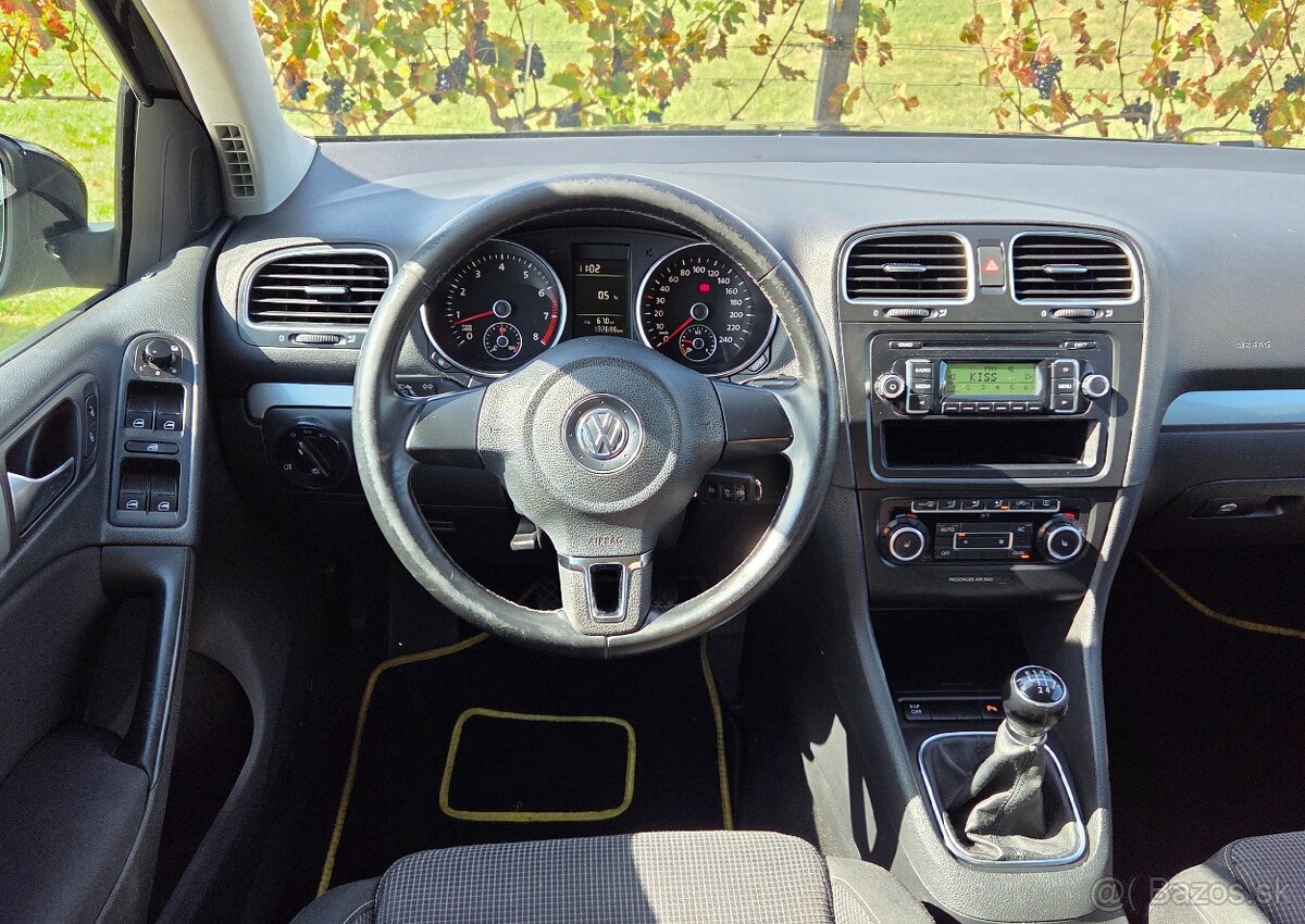 Volkswagen Golf 1.4 16V 59KW/80 koní R.V.03/2010 - 19
