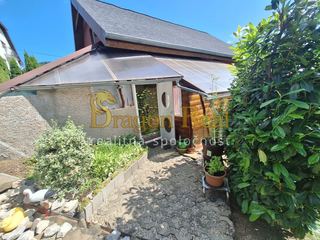 PREDAJ – Rodinný dom s garážou a altánkom – ČERVENÁ VODA - 19
