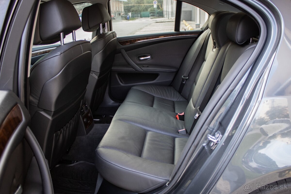 BMW Rad 5 530 i A/T - 19