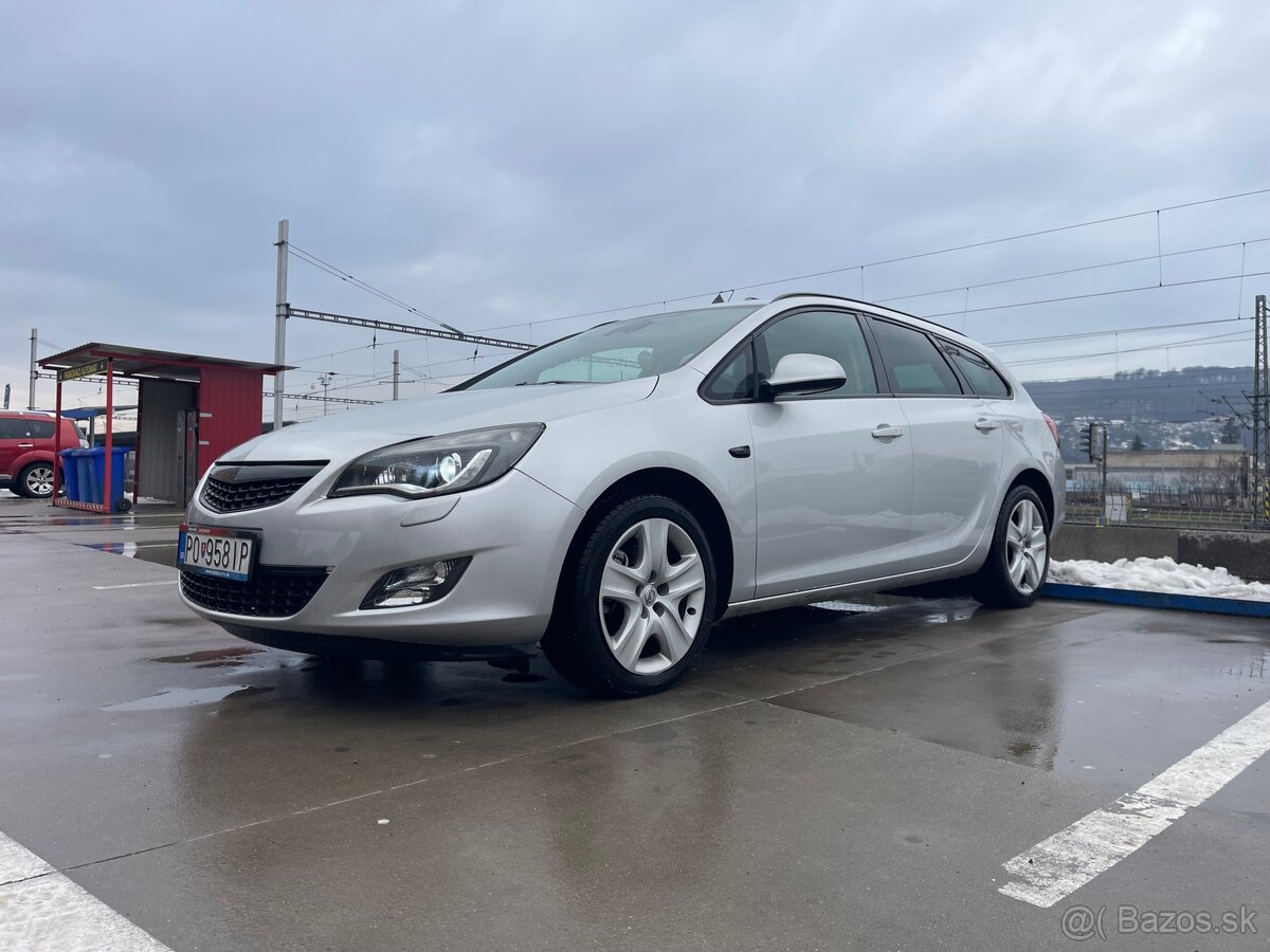 Opel Astra J 1.7Cdti r.v.2011 - 19