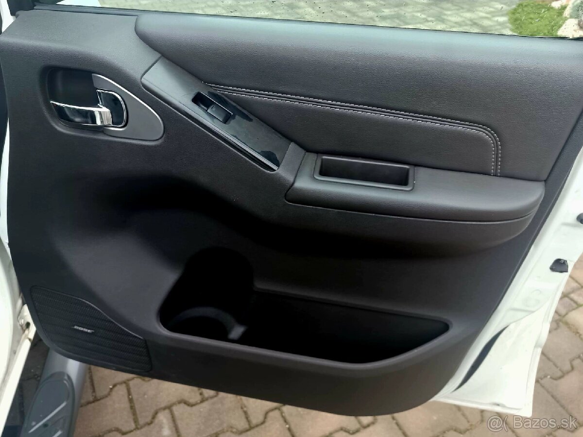 NISSAN NAVARA 3.0DCI - PREDAJ AJ NA SPLÁTKY - 19