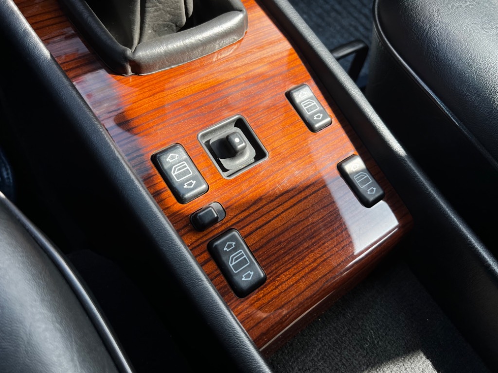 Mercedes-Benz 200 124E - 19