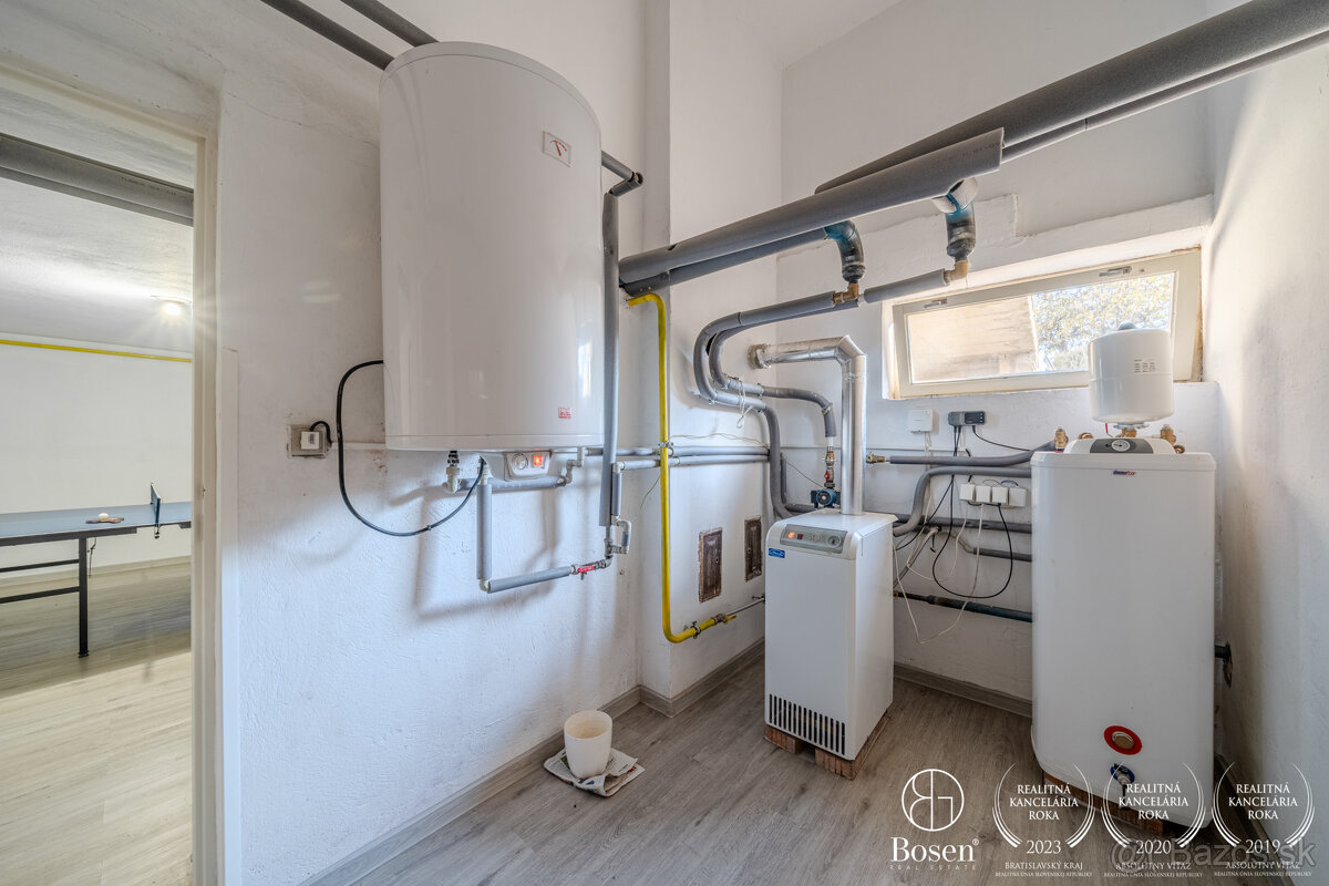 BOSEN |6 izbový RD s veľkou záhradou, s pivnicou a garážou v - 19