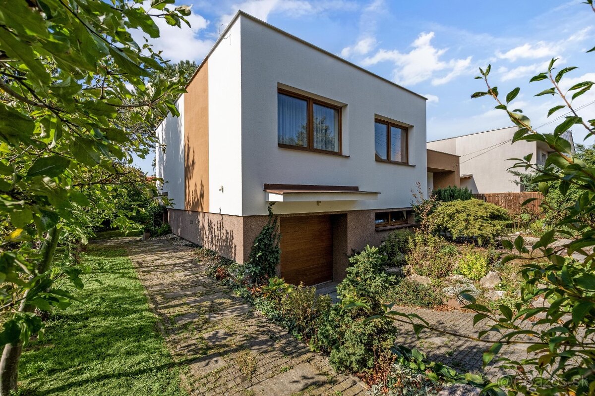 Na predaj rodinný dom Láb, veľký pozemok, tichá ulica - 19