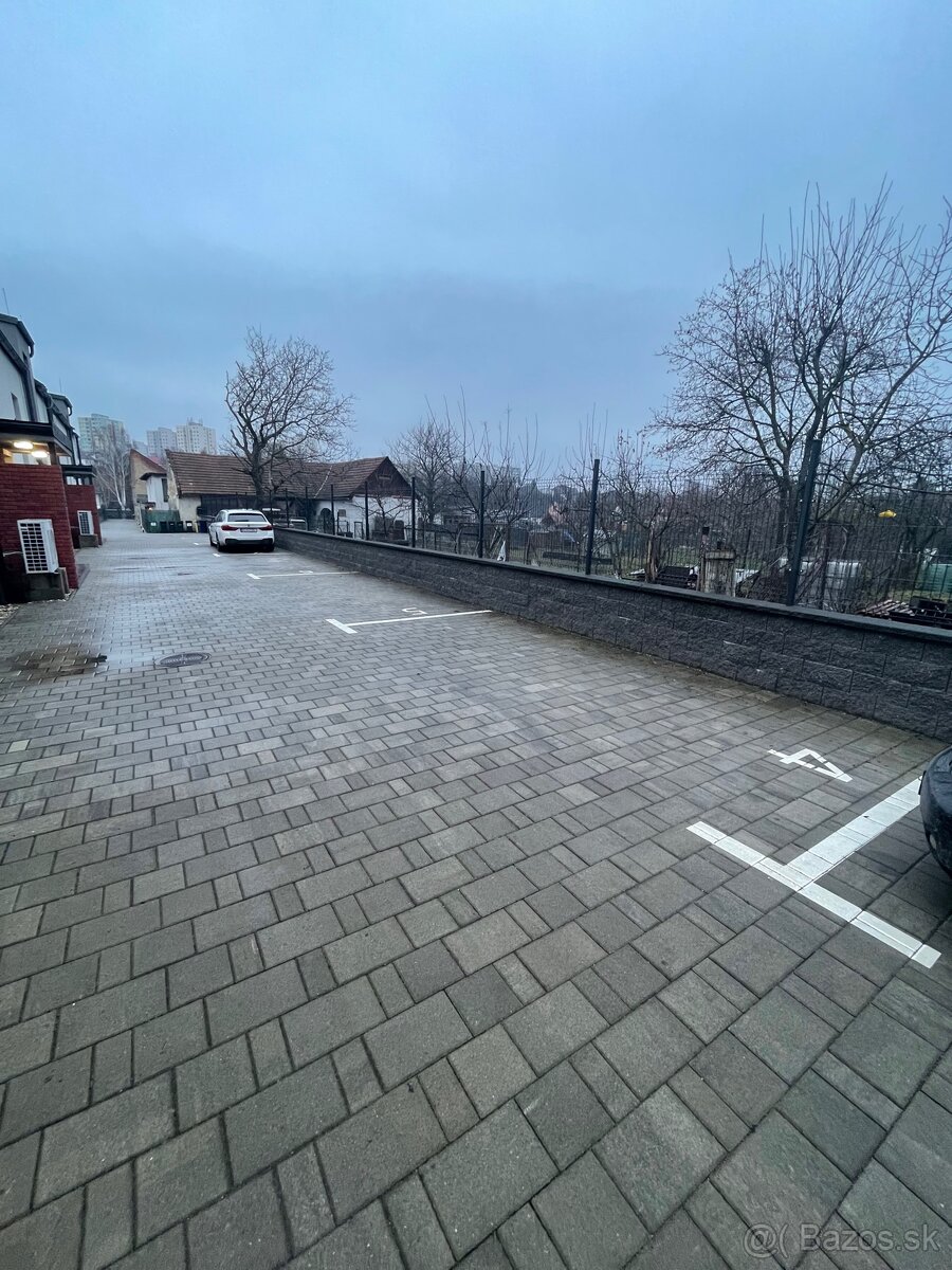 Prenájom 4-izbového bytu - 19