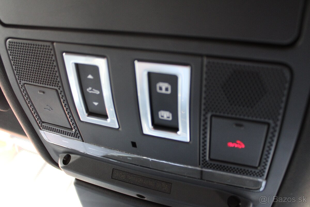 Jaguar XE 2.0D I4 R-Dyn SE AWD AT - 19