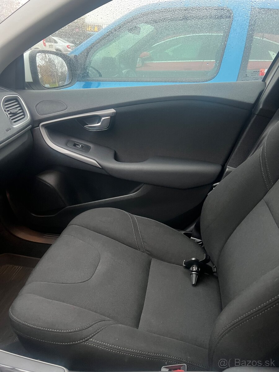 Predám Volvo v40 ročník 2017 - 19