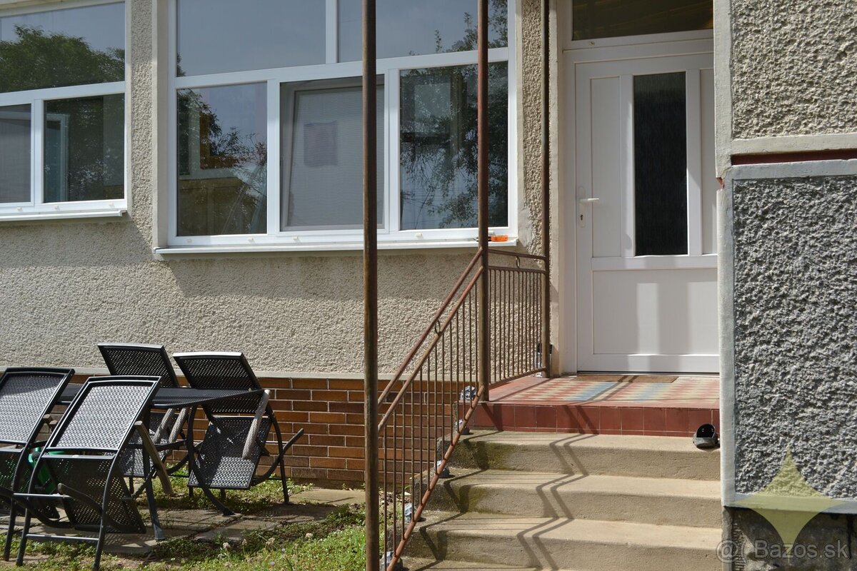 Čiastočne zrekonštruovaný prízemný rodinný dom so slnečným p - 19