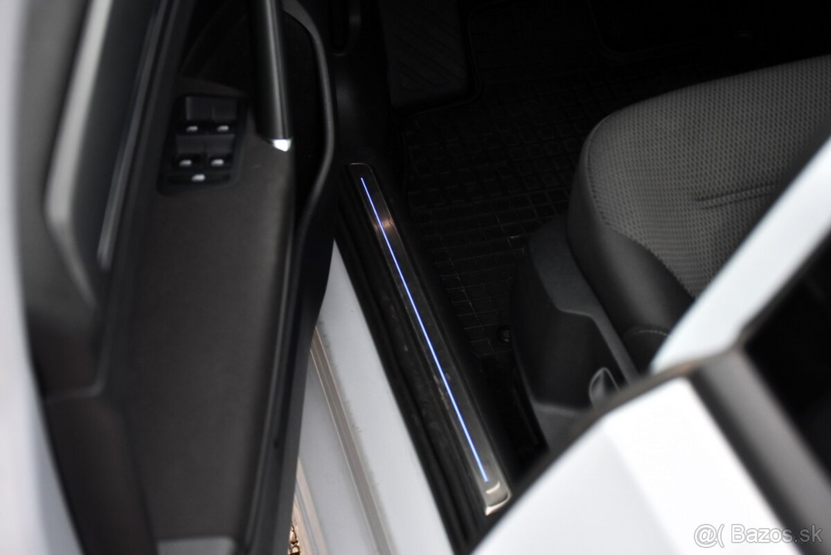 Volkswagen e-Golf 35,8_kWh SOH_90,1_% KAMERA_VIRTUAL_VYHREVY - 19