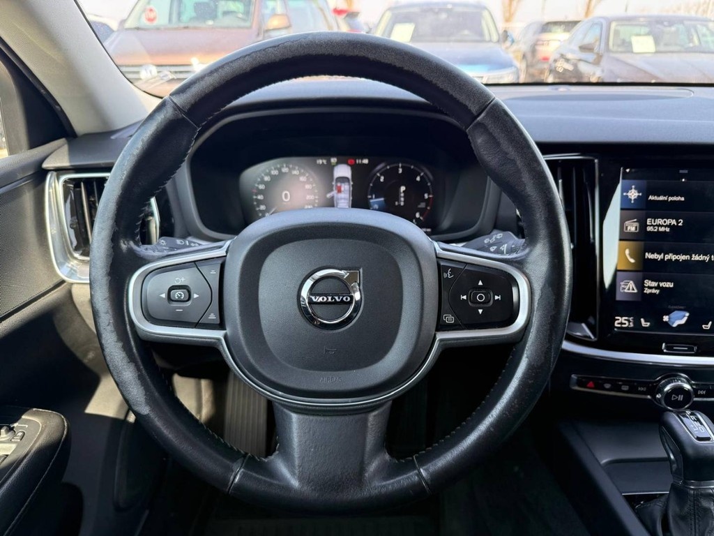 Volvo V60 D3 Momentum A/T - 19