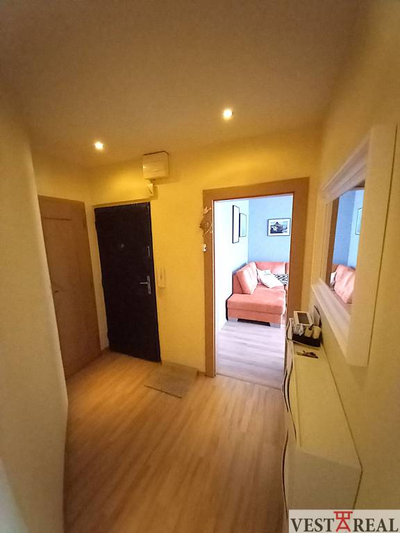 Rezervované: 3 izbový byt s balkónom Trnava- Nerudova - 19