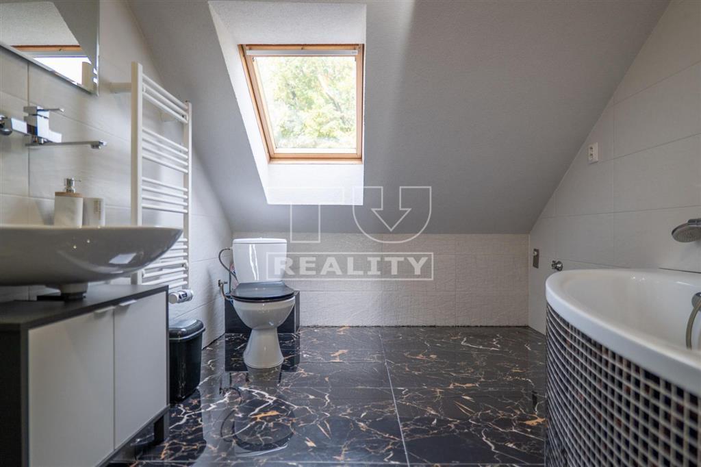 ZNÍŽENIE-TEHLOVÝ 2 IZBOVÝ PODKROVNÝ BYT V KYSUCKOM NOVOM... - 19
