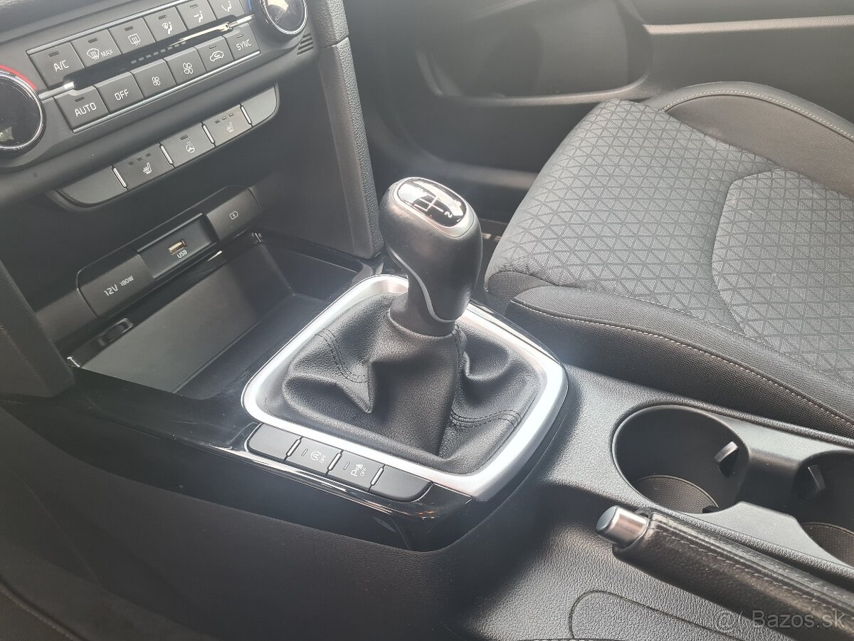 KIA CEED SW 1.6 CRDI VISION / MOŽNÝ ODPOČET DPH - 19