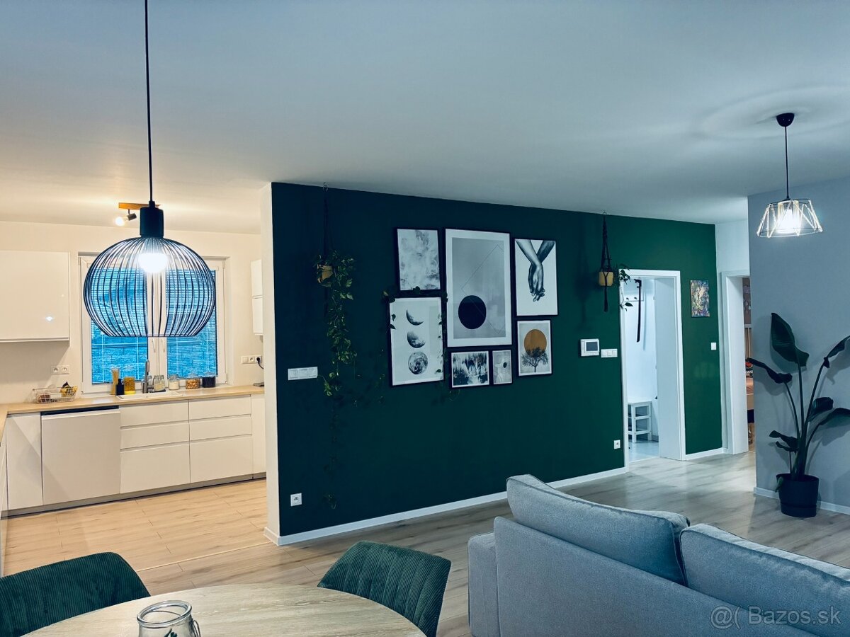 4-izbový kompletne zariadený dom so zimnou terasou a bazénom - 19