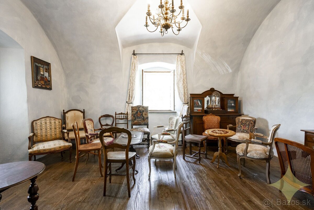 Historický rodinný dom v srdci obce Štiavnické Bane - 19