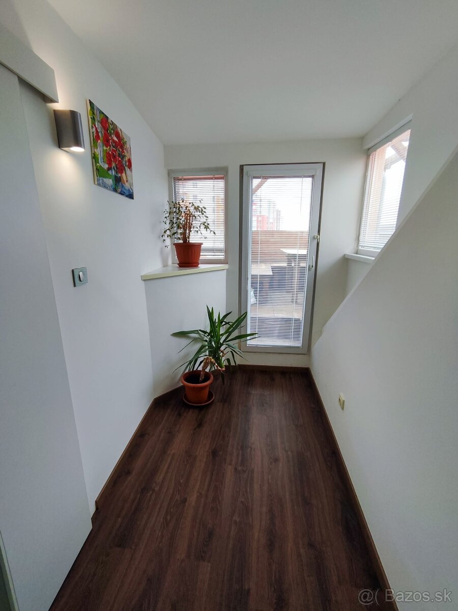 Predaj priestranný, klimatizovaný, mezonetový 3 izb. byt - 19
