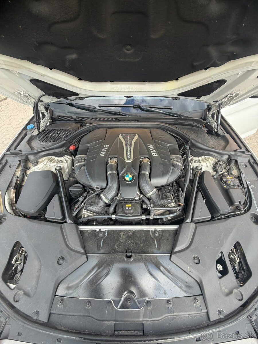 BMW M550i xDrive - 19