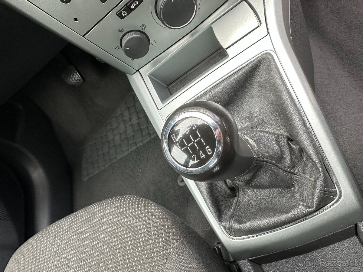 Opel Astra Caravan 1.9 CDTi r.v2010 - 19