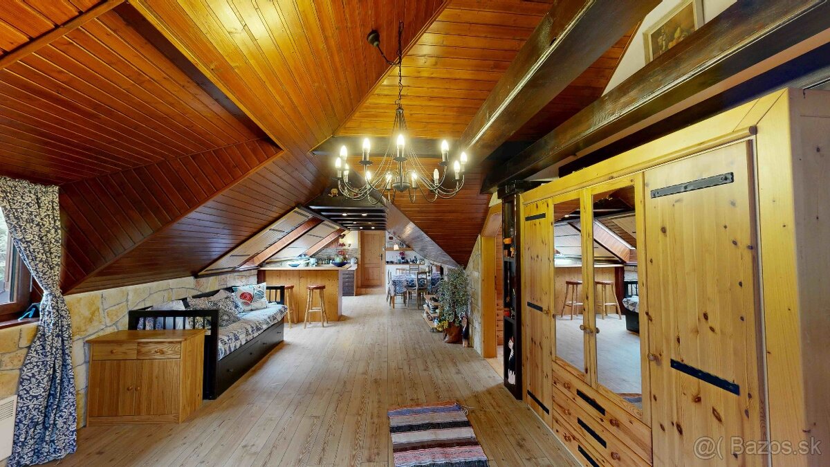 Chalupa po úspešnom režiserovi v obci Stará Turá-časť Paparď - 19