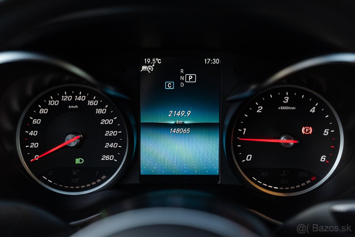 Mercedes-Benz C trieda Sedan 220 d AMG A/T - 19