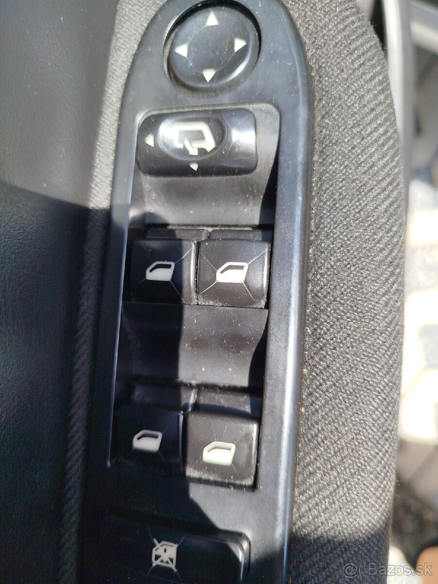 Peugeot 307 sw 1.6 hdi 80kw r.v2005 - 19