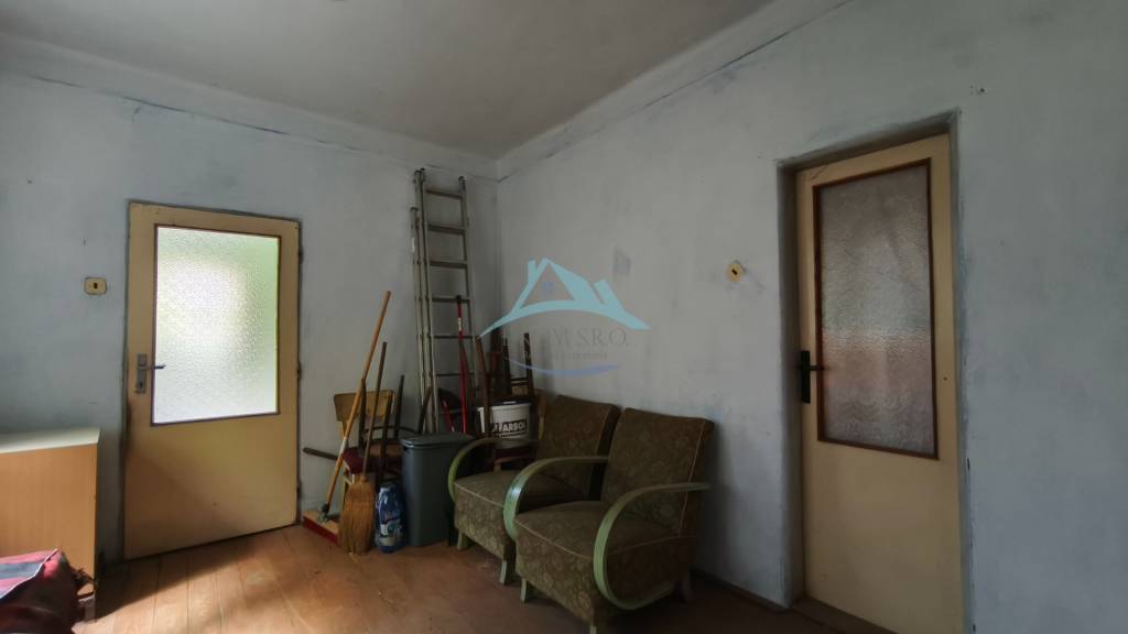 Vidiecky dom v obci Olováry v okrese Veľký Krtíš. - 19