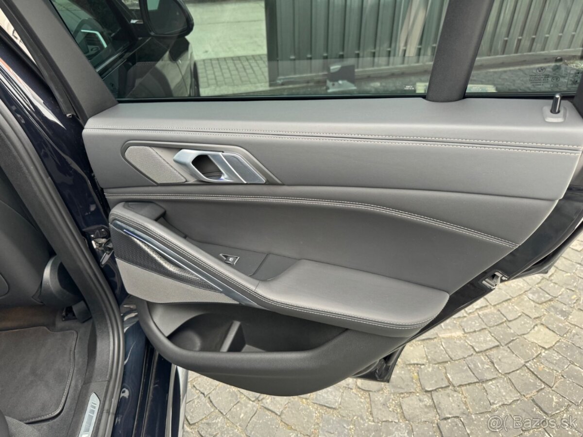 BMW X6 M50i, 2021 rok, 390 kW - 19