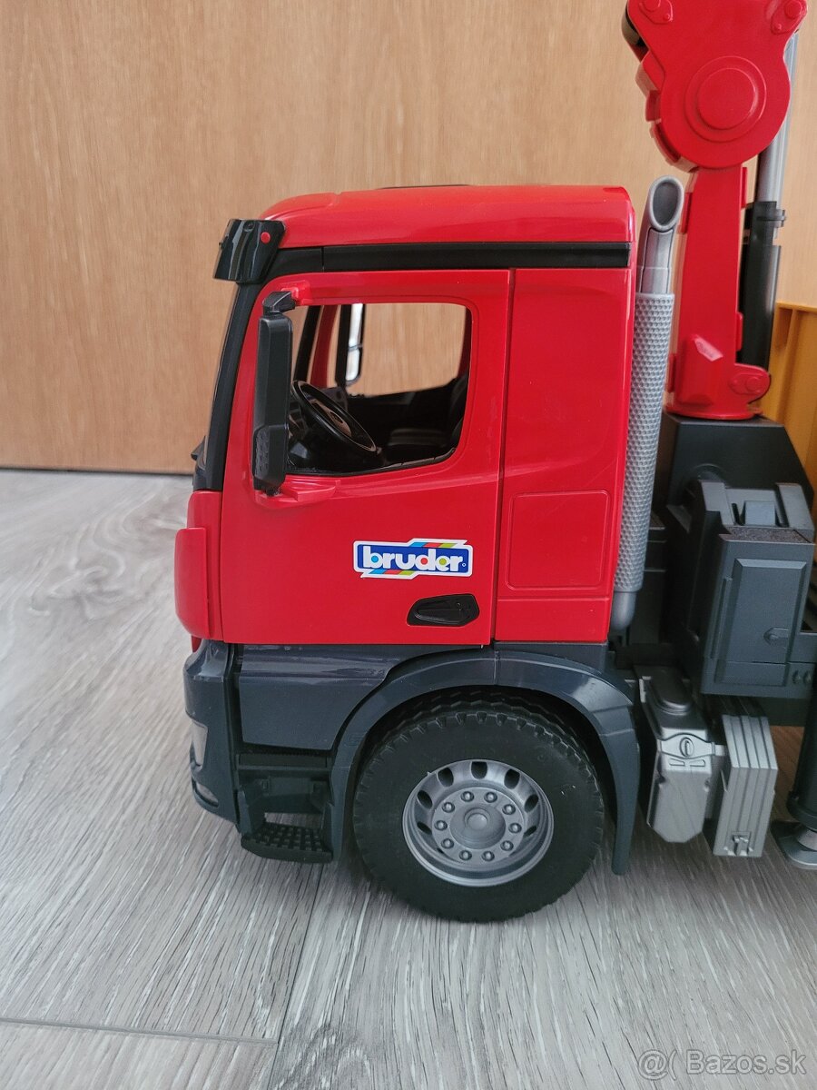 Bruder nakladne auto s rukou - 19