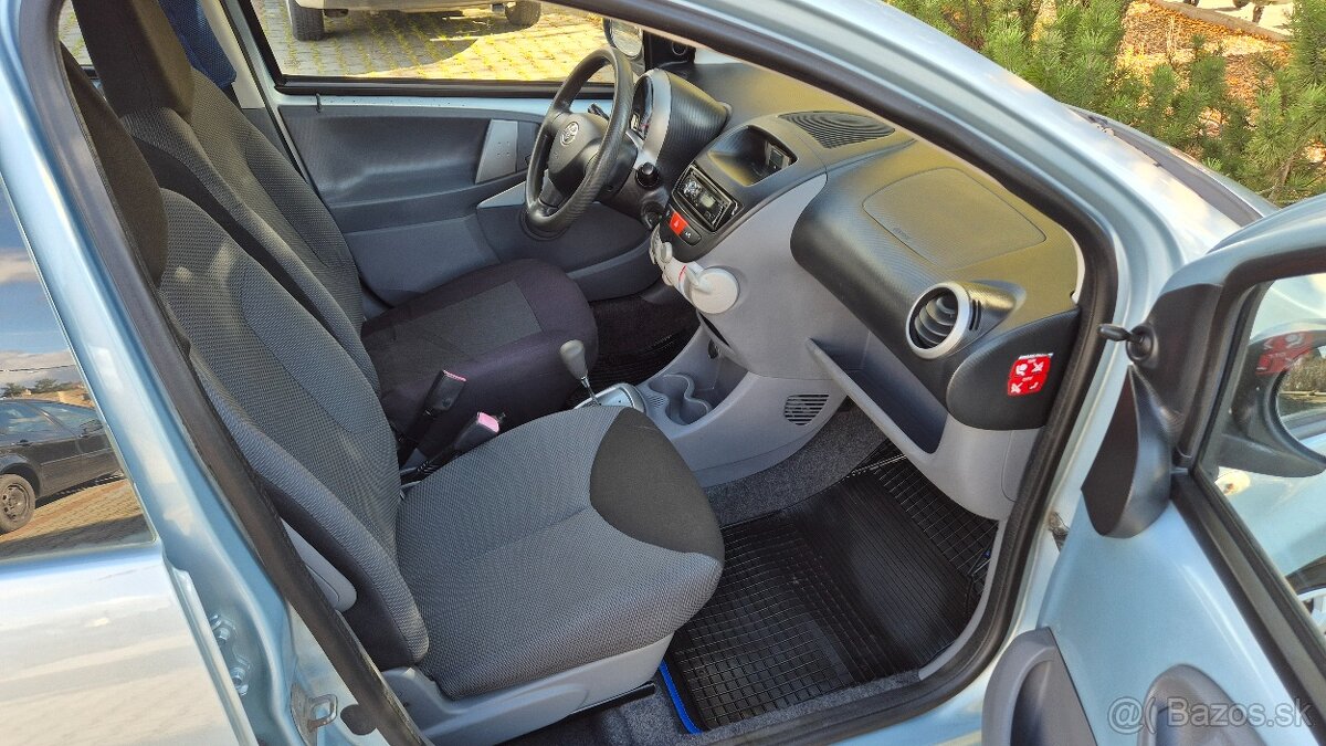 Toyota Aygo benzín automat - 19