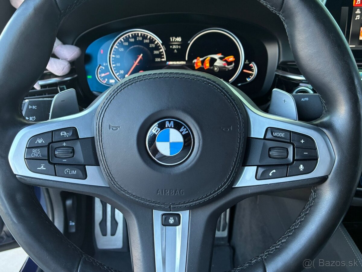 BMW Řada 5 M550i,xDrive,Full LED,Webasto - 19