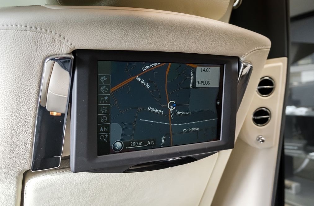 Rolls Royce Ghost maximální výbava najeto 68.tis km - 19