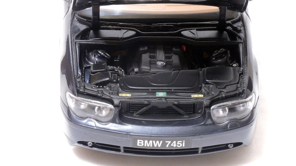 Predám model BMW 745i, e65, mierka 1:18, zn. KYOSHO. - 19