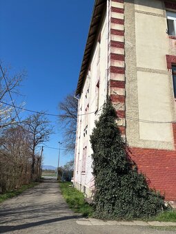 Na predaj priestranný 3-izbový byt v historickej bytovke - 19