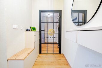 Novostavba – Kompletne zariadený rodinný dom s modernými tec - 19