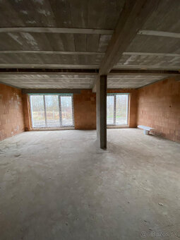 Na predaj 5 izbový rodinný dom v obci Dunajský Klátov s možn - 19