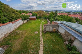 NA PREDAJ: Dom so 6 nájomnými bytmi v centre Levoče, záhrada - 19