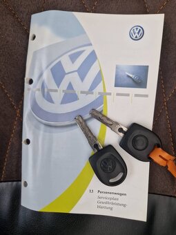 Predám Volkswagen Golf 1.9 SDI...Klíma,8xgumy,malá spotreba - 19
