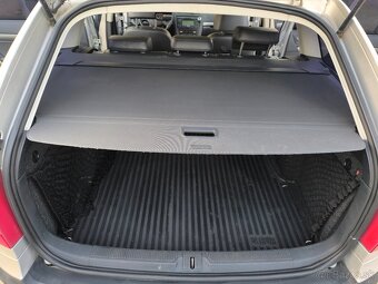 Škoda Octavia Combi Elegance 2,0TDI M6 - 19