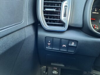 KIA SPORTAGE 2.0 CRDI 4x4 100 kw A/T automat kup.v SR - 19