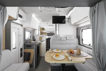 NOVÁ ALKOVNA AHORN CAMP A 690 2026 – RENAULT MASTER - 19