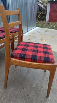 Predám starý stôl 6 x stoličky viď foto cena 100 eur spolu. - 19