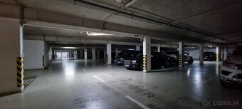 PEKNÝ KLIMATIZOVANÝ 2i. BYT 55 m2 S PARKOVANÍM V BRATISLAVE. - 19