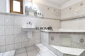 Rodinný dom s univerzálnou hospodárskou budovou - 19