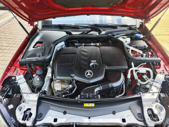 Mercedes-Benz E trieda Sedan 220 d 4MATIC A/T - 19
