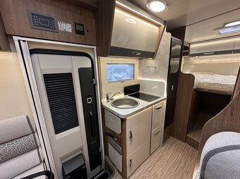 OBYTNÝ AUTOMOBIL MILLER NEW YORK - 19