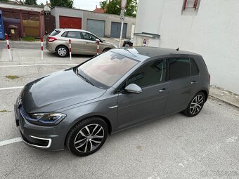 VW e-Golf 100kw DYNaudio, ACC, Virtual, LED, Mrtvý uhol - 19