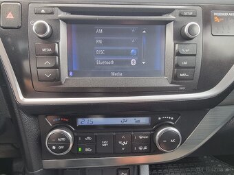 Toyota Auris Touring Sports 1.4 l D-4D DPF Style za 5.690 € - 19