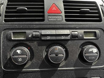Volkswagen Touran 2,0tdi DSG - 19