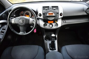 T0Y0TA RAV4 2.2D 4x4 Top stav - 19